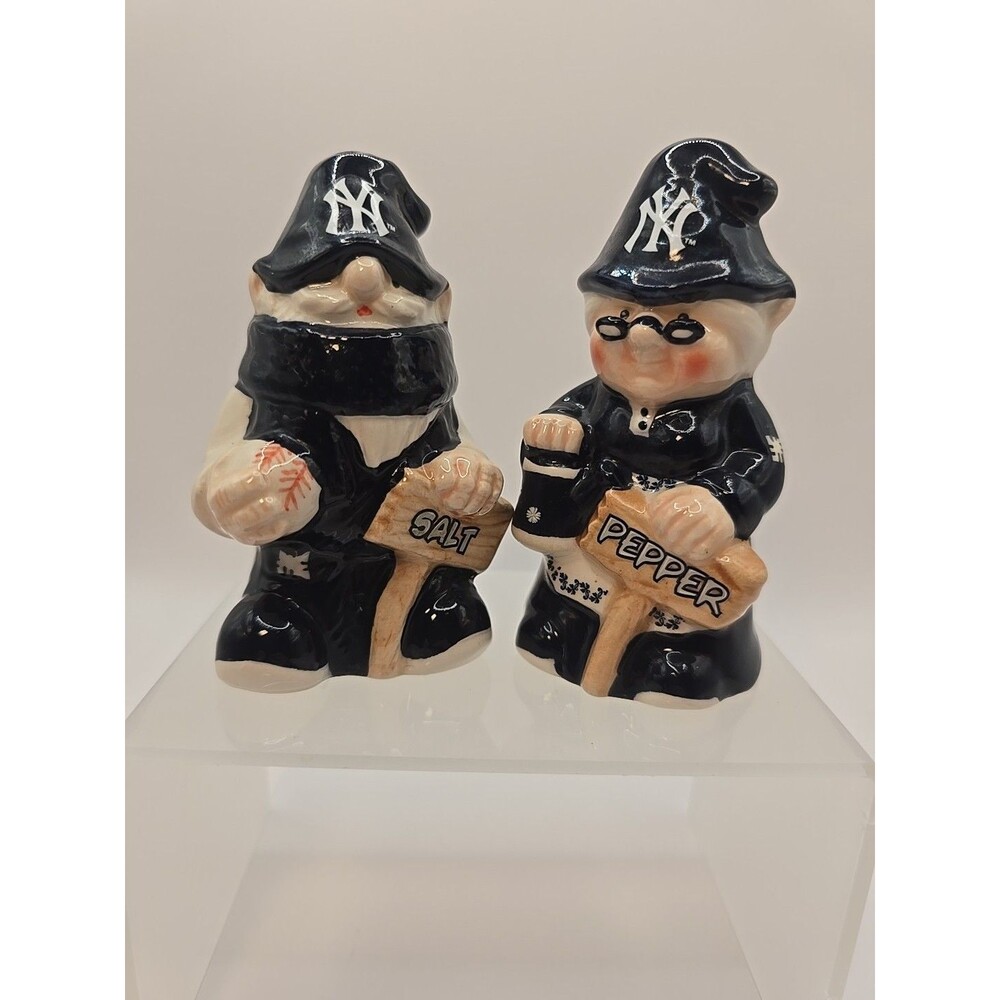 New York Yankees Baseball Gnome Salt & Pepper Shakers 2010 Forever Collectibles
